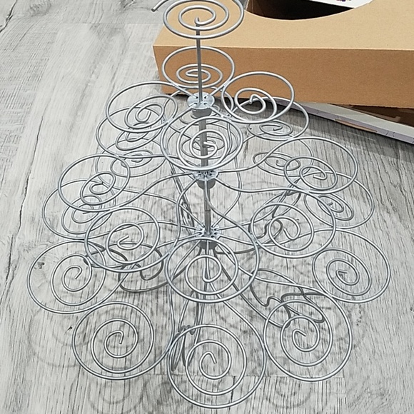 Wilton Cupcake or Dessert Stand - Picture 4 of 7